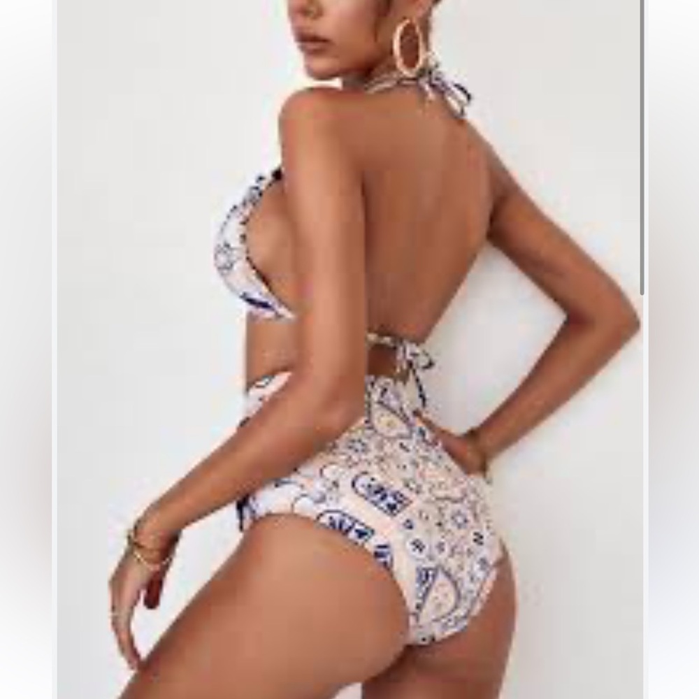 Women’s swimwear Bathing Suit Cheetah Two Piece Bikini Swimsuit NWOT Size M - Picture 2 of 2